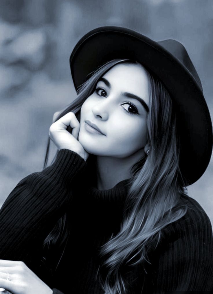 Alishba Khan - Profile Picture